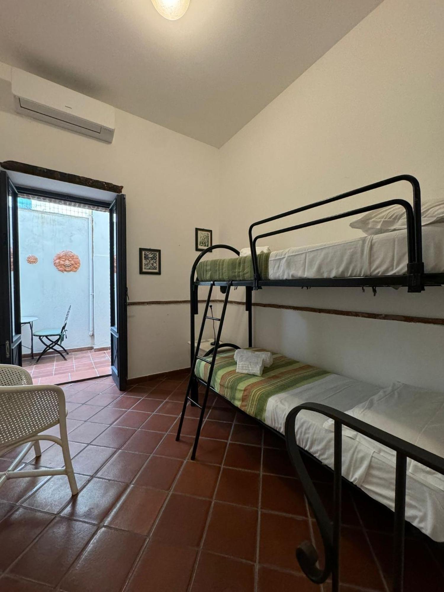 Casa Ivi In Taormina City Center Екстер'єр фото